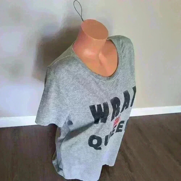 Zoe + Liv Womens Wrap Queen Present Graphics Gray Short Sleeve Tshirt Size XXL - Picture 6 of 8